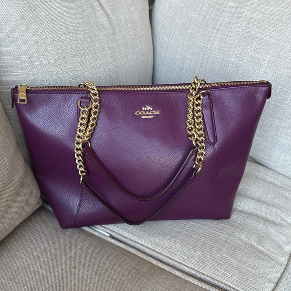 Coach Handbags - Coach Ava Chain Tote NWOT